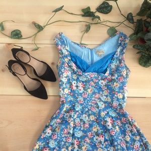 'Ophelia' Floral Swing Dress -lindybop